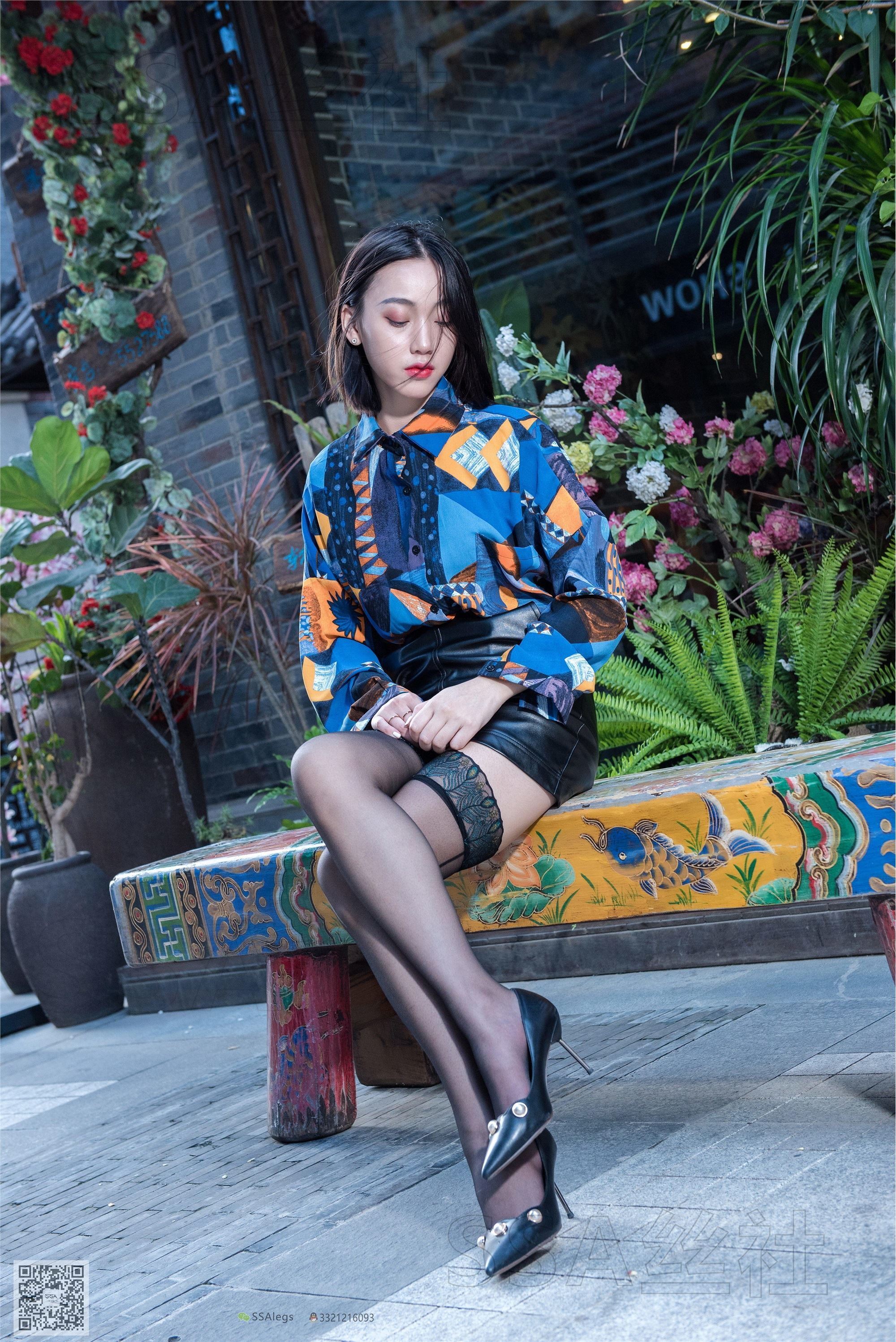 SSA丝社 NO.051 大大街边盛开的孔雀翎长筒丝袜裸足